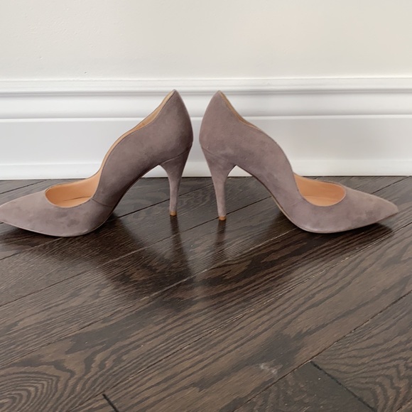 Nine West Pointed Grey suede pumps - Picture 7 of 7